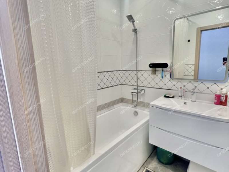 трёхкомнатная квартира в 6-м микрорайоне дом 36 город Кстово