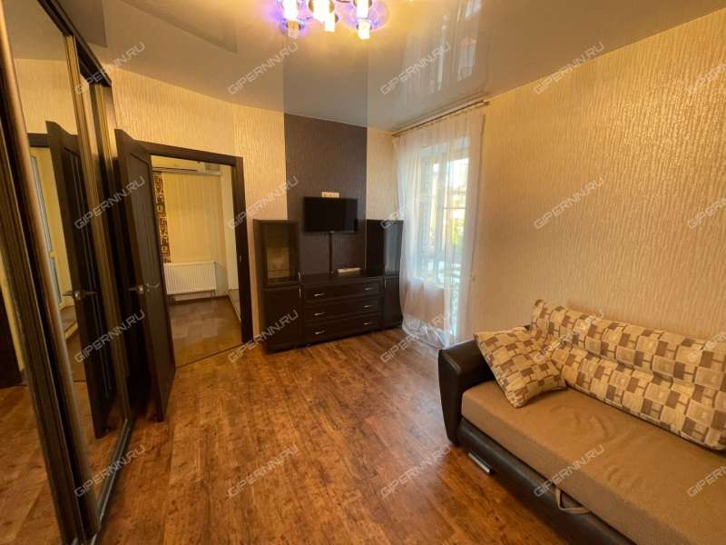 однокомнатная квартира на улице Сурикова дом 4