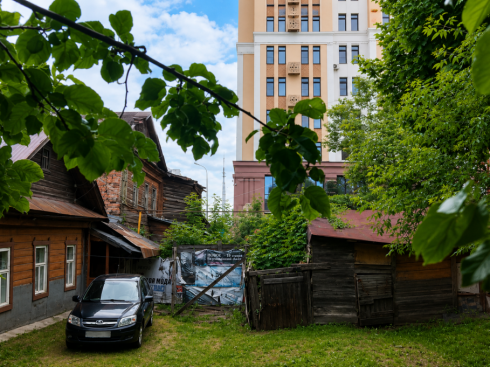 В тени новостроек: как уходит в прошлое квартал возле парка Кулибина