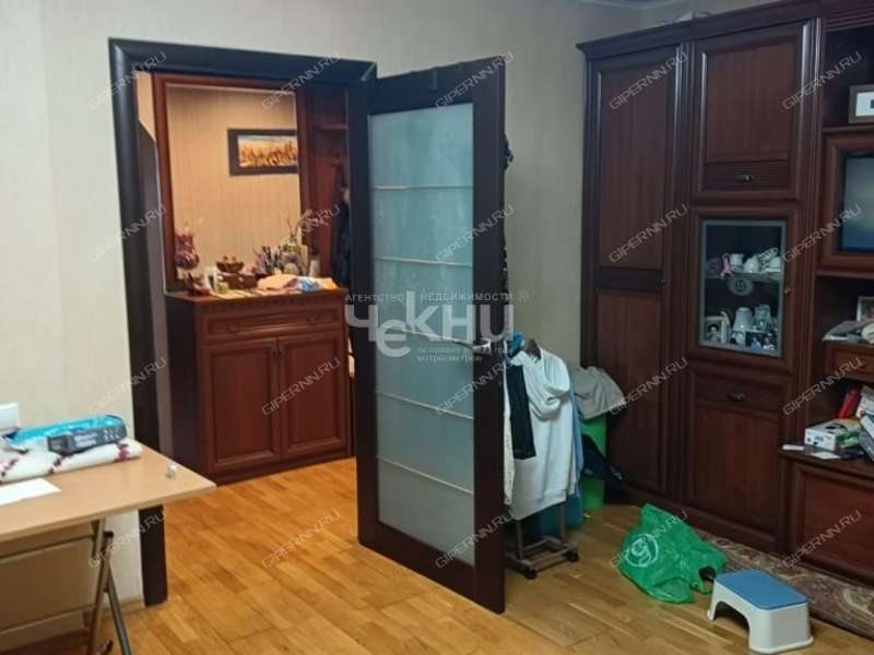 двухкомнатная квартира на улице Александра Хохлова дом 1