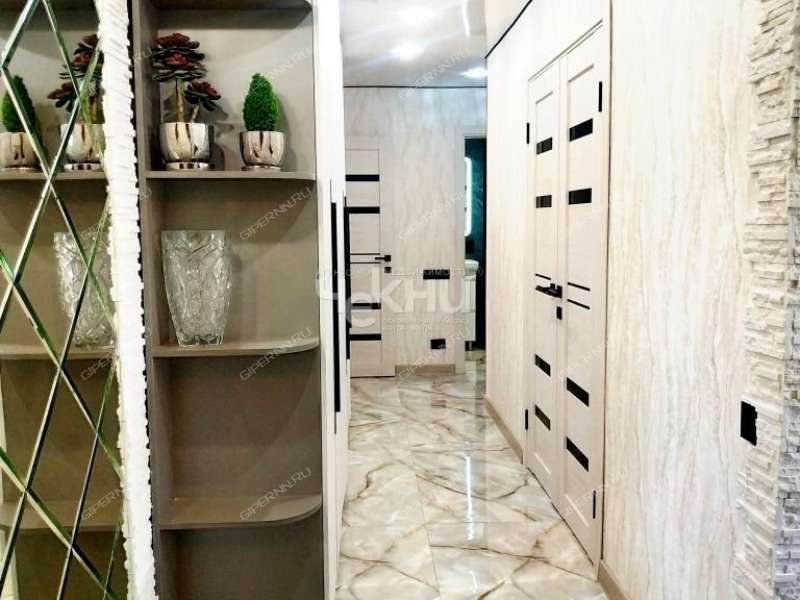 трёхкомнатная квартира на улице Октябрьской Революции дом 40