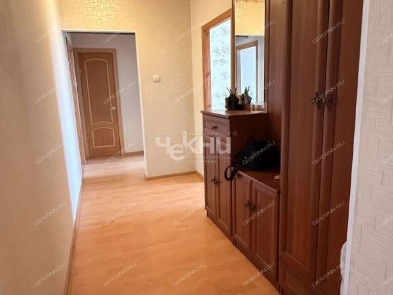 трёхкомнатная квартира на Подворной улице дом 6