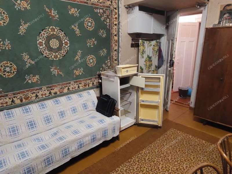 трёхкомнатная квартира на улице Ванеева дом 11