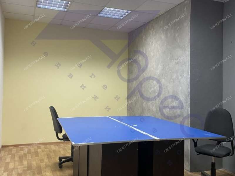 помещение под помещение свободного назначения на улице Адмирала Васюнина