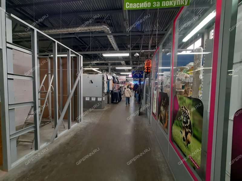 помещение под торговую площадь на Комсомольская пл., д.6