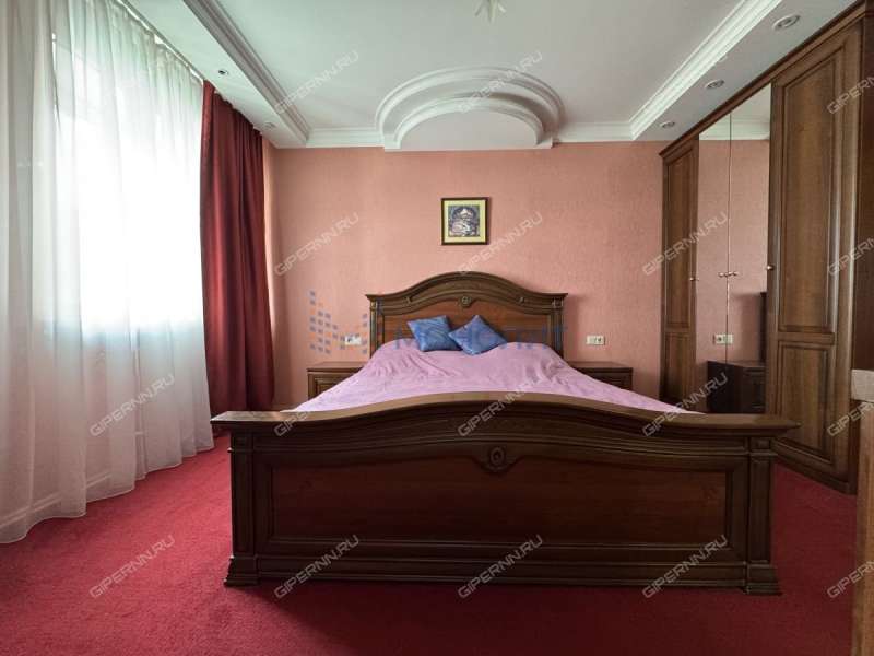 трёхкомнатная квартира на Керченской улице дом 28