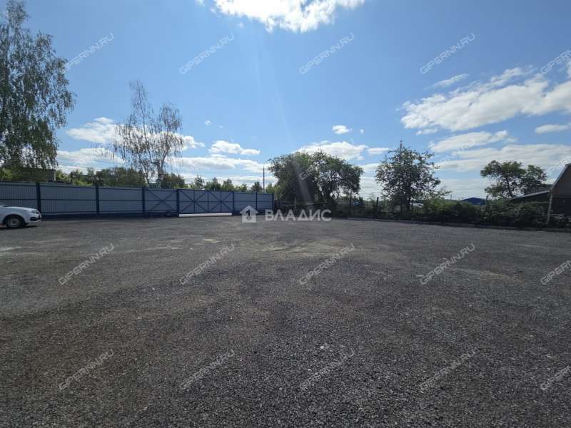 здание под офис, торговую площадь на улице Ларина