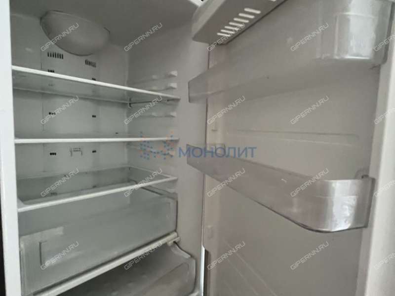 двухкомнатная квартира на улице Верхнепечёрская дом 12