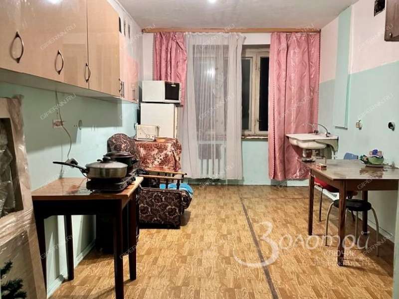 комната в доме 12 на улице Юлиуса Фучика