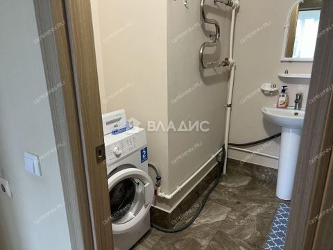 3-komnatnaya-ul-levoberezhnaya-d-5 фото