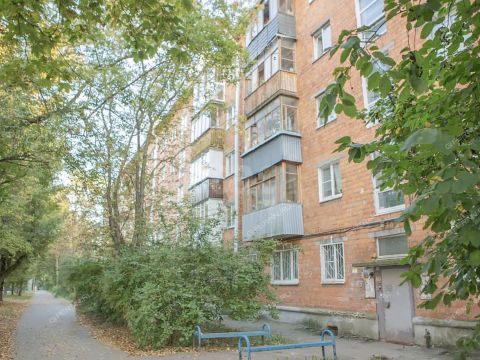 1-komnatnaya-ul-surikova-d-10 фото