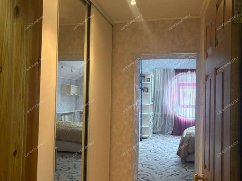 трёхкомнатная квартира на улице Воровского дом 13/57а