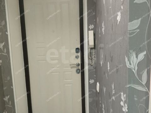 2-komnatnaya-ul-melnikova-pecherskogo-d-8 фото