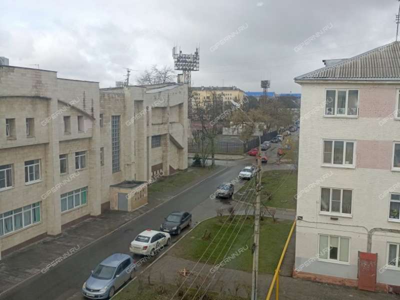 трёхкомнатная квартира на проспекте Кирова дом 7