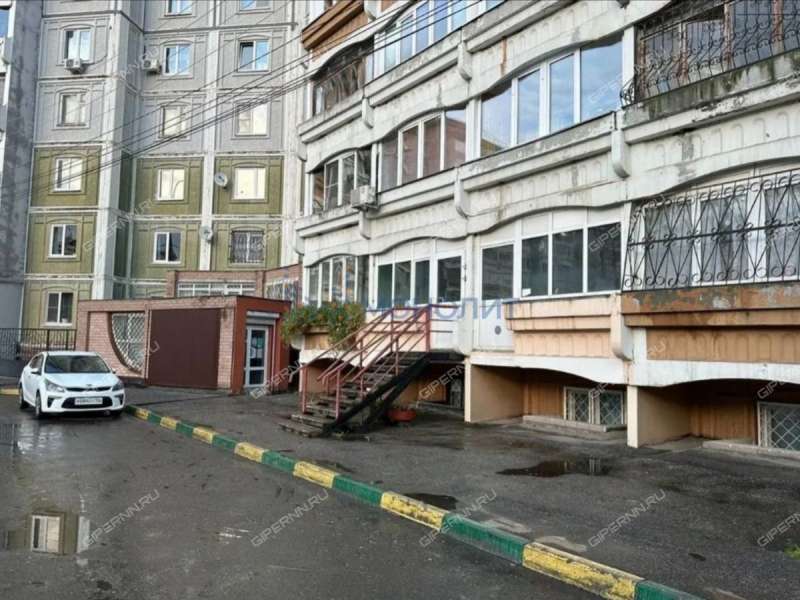 помещение под помещение свободного назначения, торговую площадь на улице Верхнепечёрская