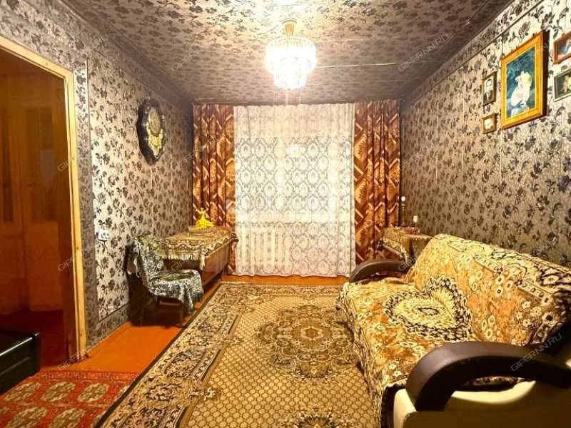 трёхкомнатная квартира в 6-м микрорайоне дом 19