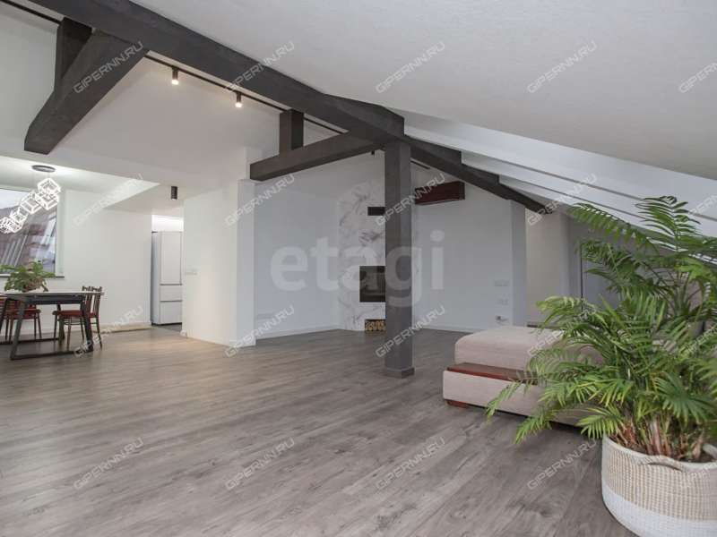 трёхкомнатная квартира на улице Минина дом 29