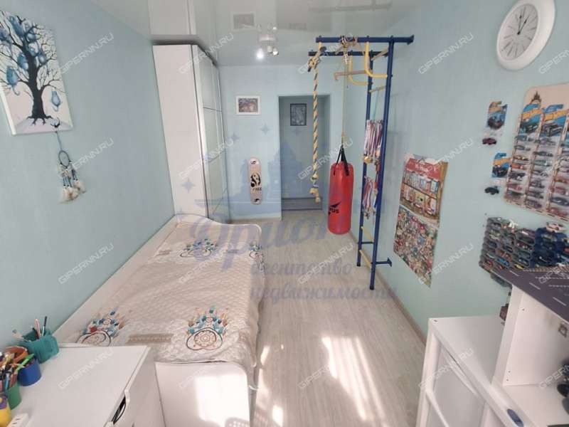 трёхкомнатная квартира на улице Заломова дом 4