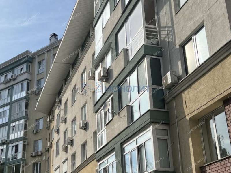 трёхкомнатная квартира на улице Короленко дом 19б