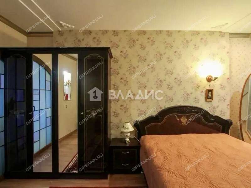 трёхкомнатная квартира на улице Невзоровых дом 85