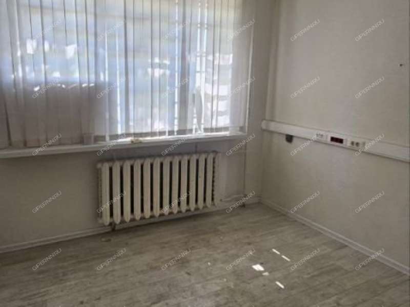 помещение под торговую площадь в 6-м микрорайоне