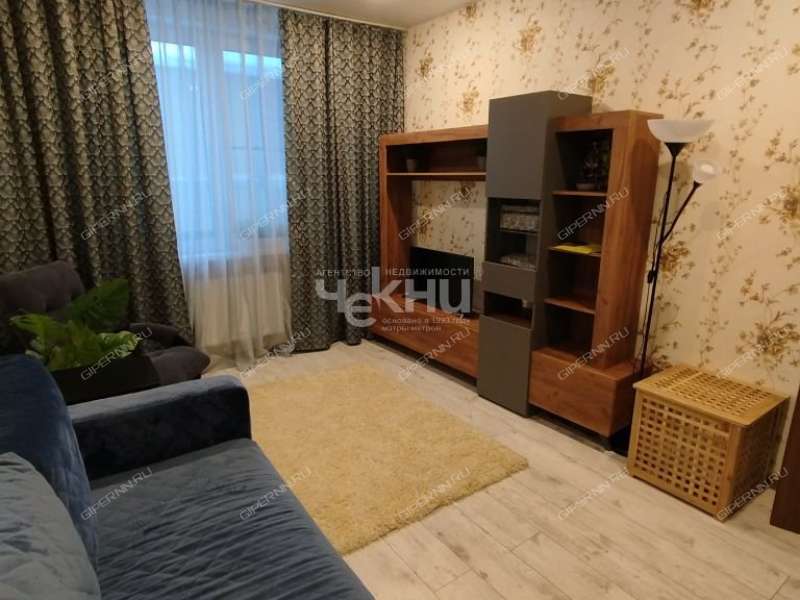 однокомнатная квартира на улице Июльских Дней дом 1  к2