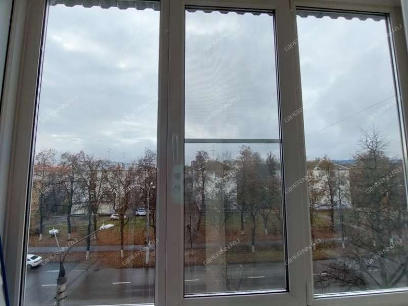 трёхкомнатная квартира на проспекте Кирова дом 6