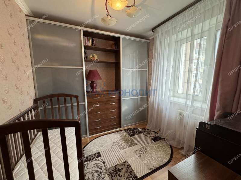 трёхкомнатная квартира на Керченской улице дом 28