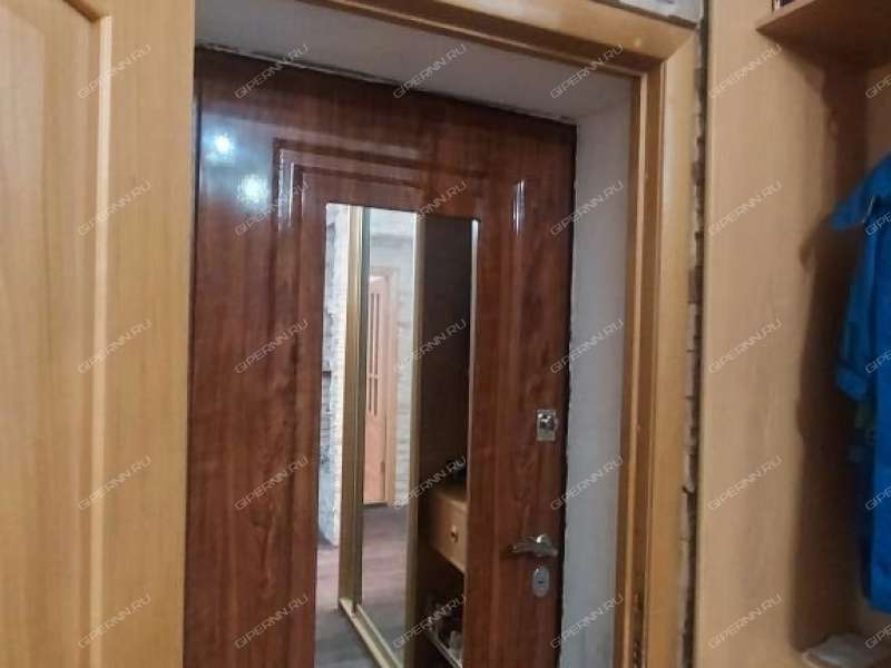 трёхкомнатная квартира на проспекте Кирова дом 29