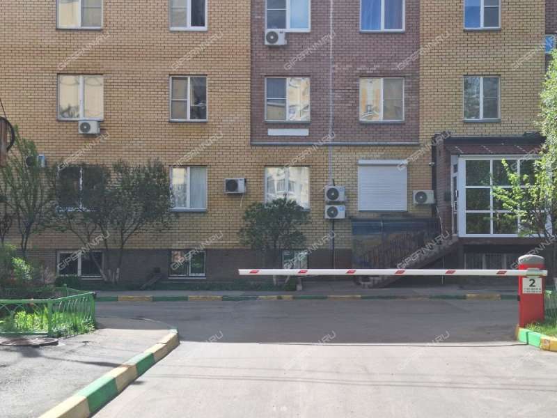 трёхкомнатная квартира на Керченской улице дом 28