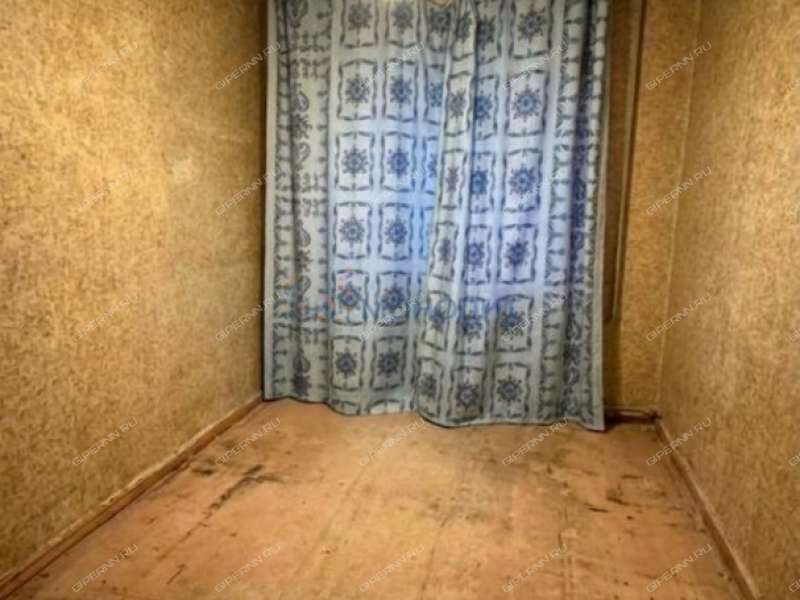 четырёхкомнатная квартира на бульваре 60-летия Октября дом 12