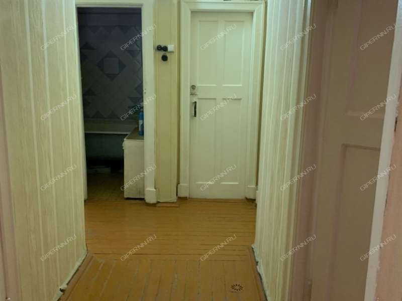 трёхкомнатная квартира на проспекте Октября дом 12