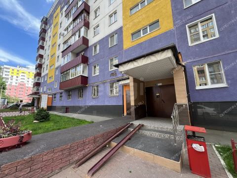 2-komnatnaya-ul-verhnepecherskaya-d-7-k2 фото