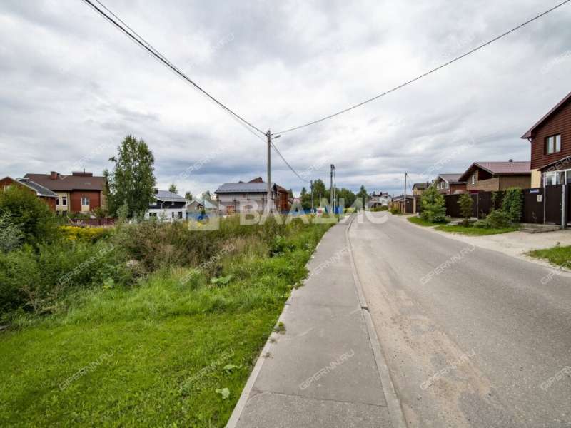 земельный участок 9,4 сотки Брусничная улица