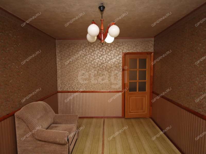 трёхкомнатная квартира на улице Сазанова дом 13