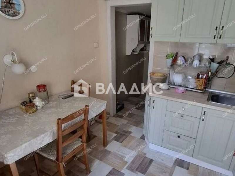 трёхкомнатная квартира на улице Героя Советского Союза Поющева дом 17