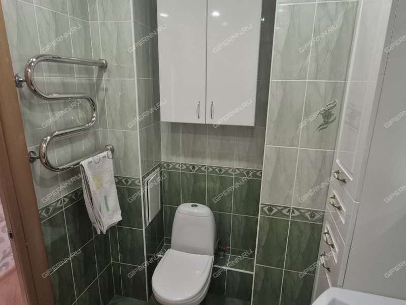 четырёхкомнатная квартира на Керченской улице дом 22