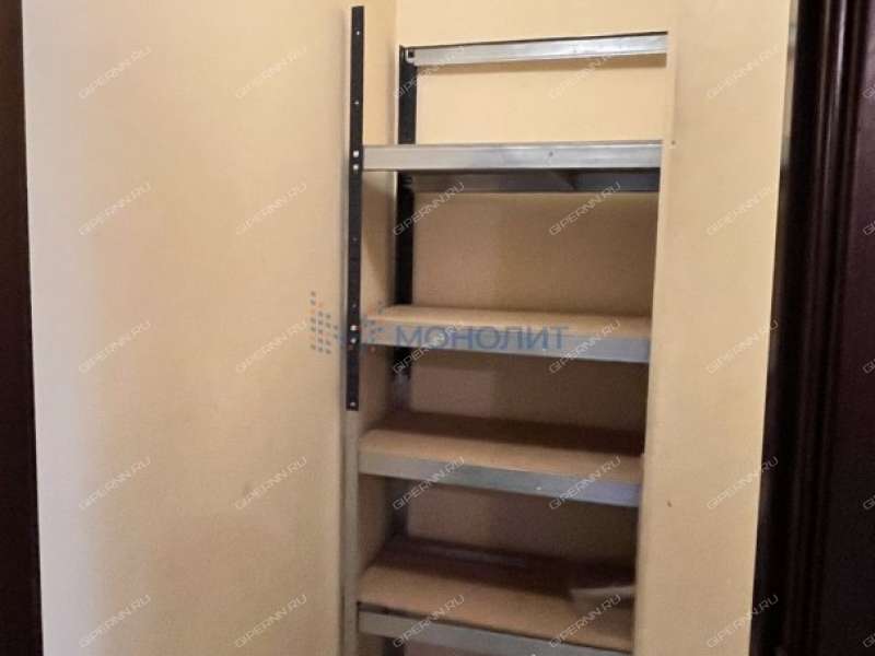 помещение под офис, торговую площадь на улице Германа Лопатина