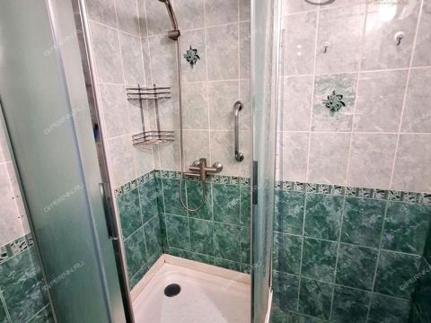 3-komnatnaya-ul-arkadiya-gaydara-d-26 фото