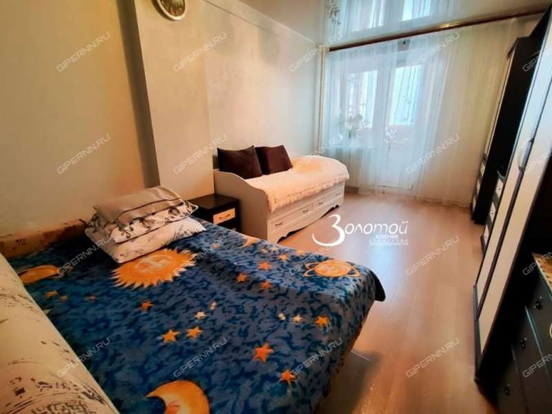 трёхкомнатная квартира на Вятской улице дом 1