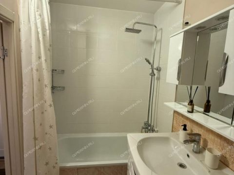 1-komnatnaya-ul-romantikov-d-1 фото