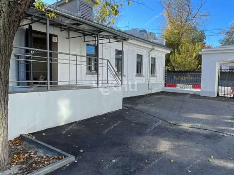 здание под торговую площадь на Ильинской улице