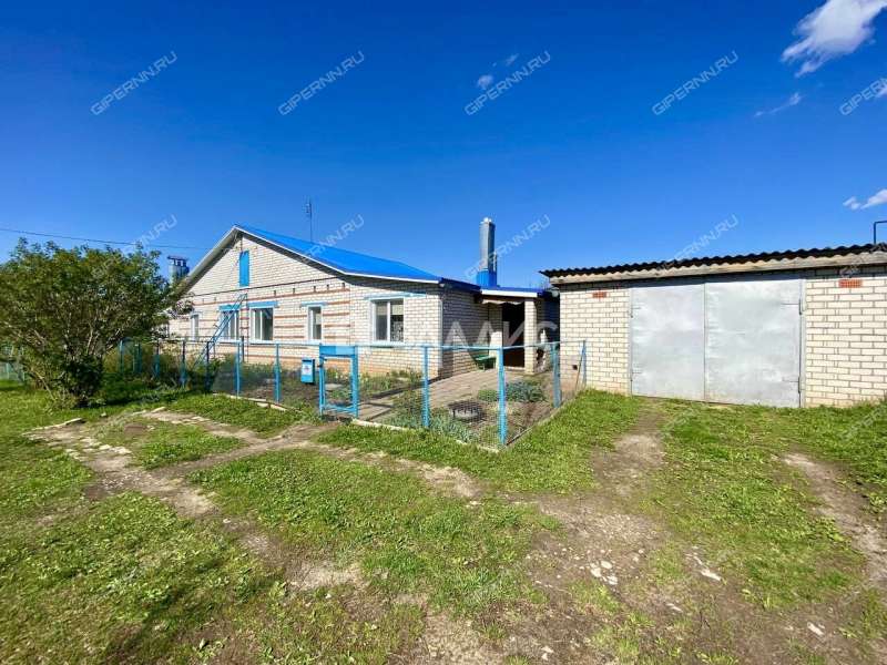 1/2 дома на улице Центральная село Берендеевка