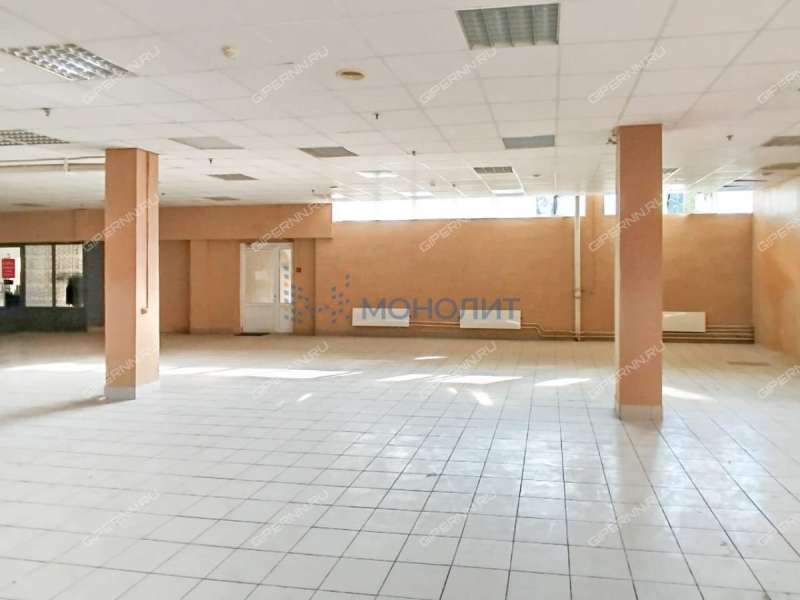 помещение под офис, торговую площадь на площади Маршала Жукова