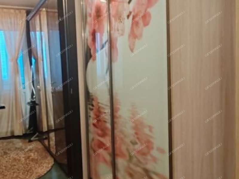 трёхкомнатная квартира на улице Красных Партизан дом 18