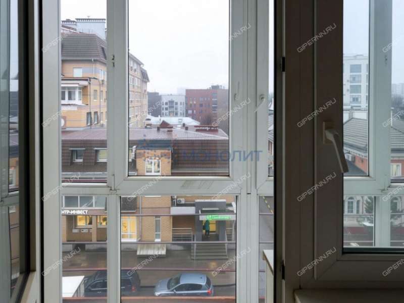 трёхкомнатная квартира на Большей Печёрской улице дом 32