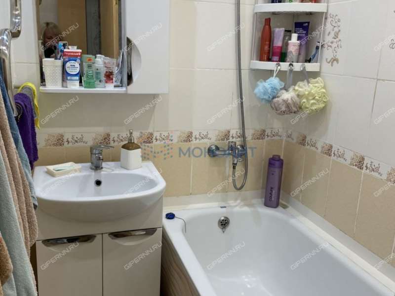 двухкомнатная квартира на бульваре 60-летия Октября дом 15