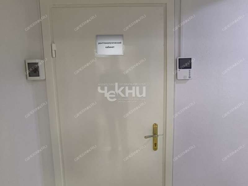 помещение под недвижимость под медицинские учреждения на улице Звездинка