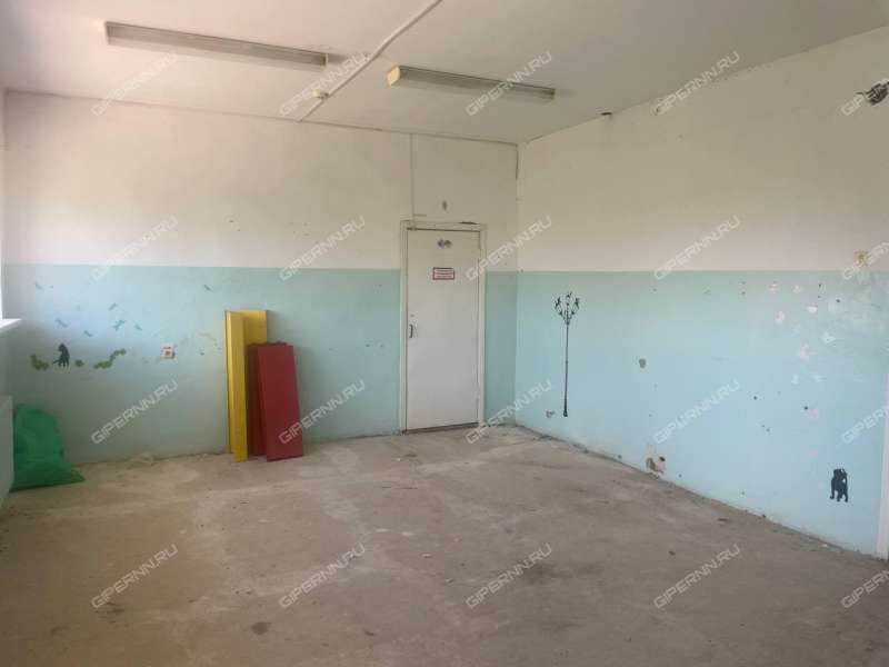 помещение под помещение свободного назначения, торговую площадь на Садовой улице село Работки