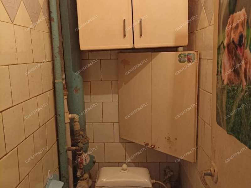 трёхкомнатная квартира на улице Красных Зорь дом 13